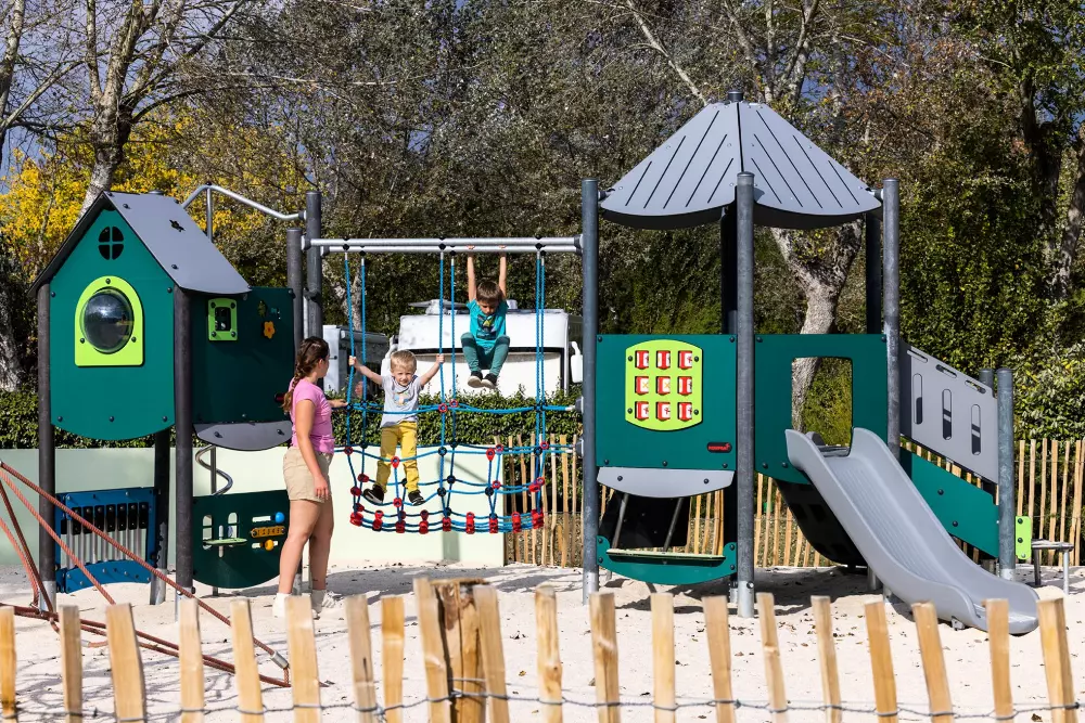 Flower Camping La Davière Plage 4 étoiles★★★★