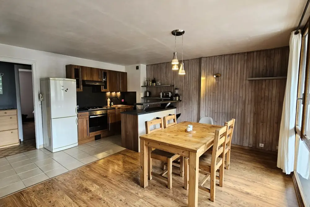 Appartement 2 Chambres Sur La Place Du Village