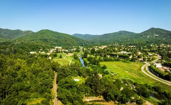 CAMPING LES SOURCES ***