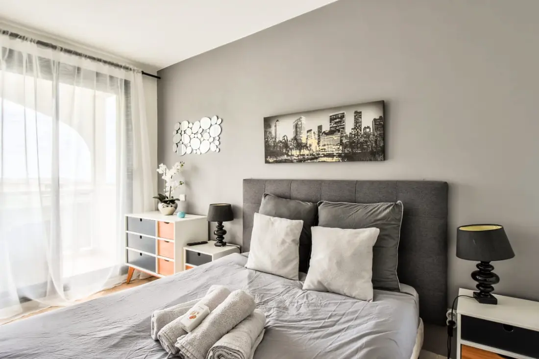 Appartement Avec Terrasse Et Garage à St-laurent