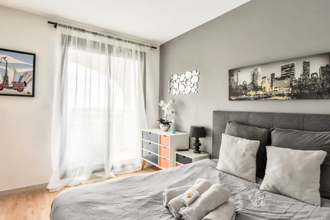 Appartement Avec Terrasse Et Garage à St-laurent