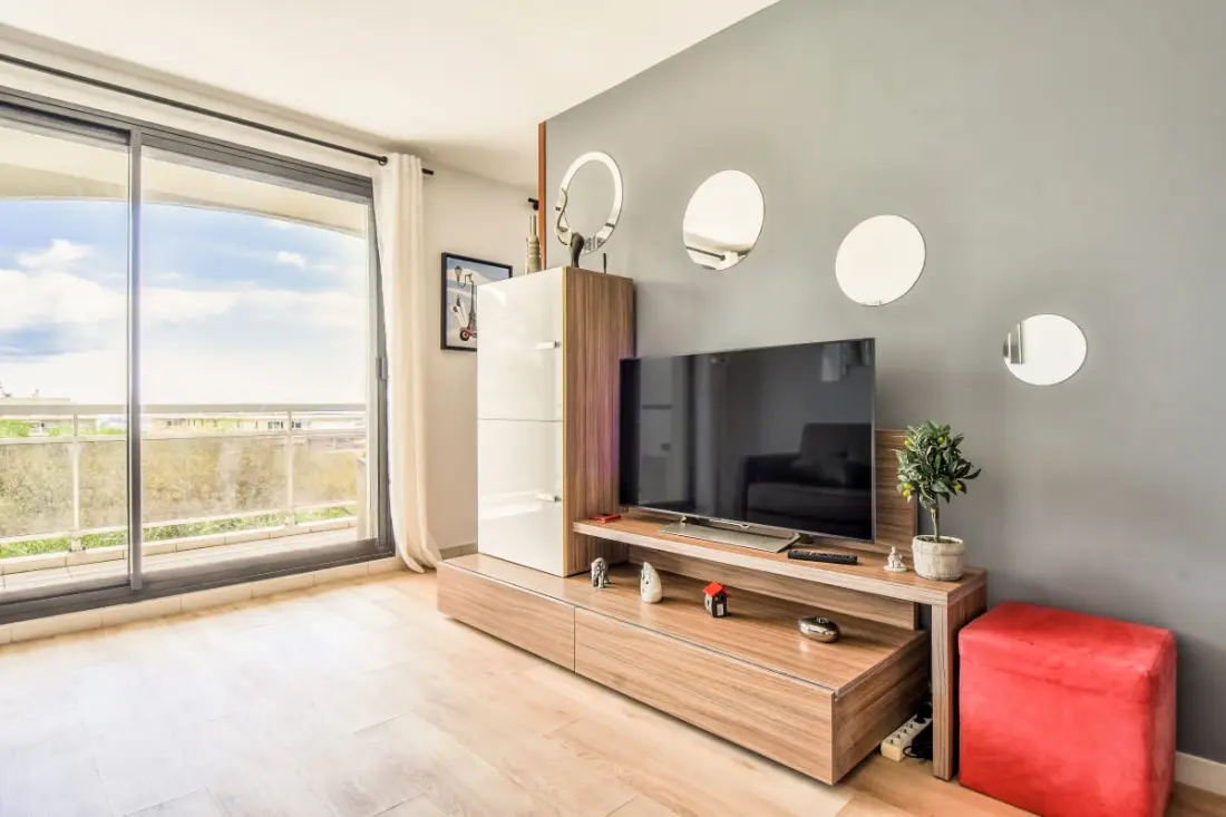 Appartement Avec Terrasse Et Garage à St-laurent