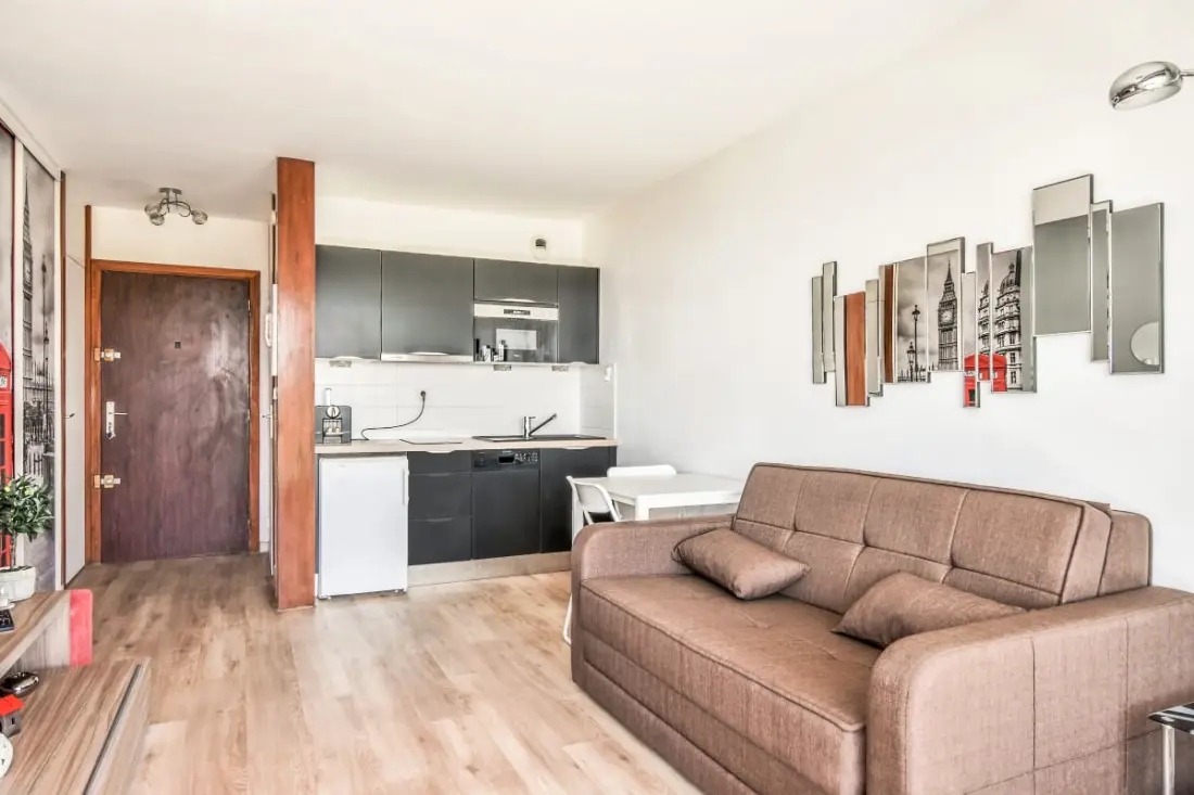 Appartement Avec Terrasse Et Garage à St-laurent