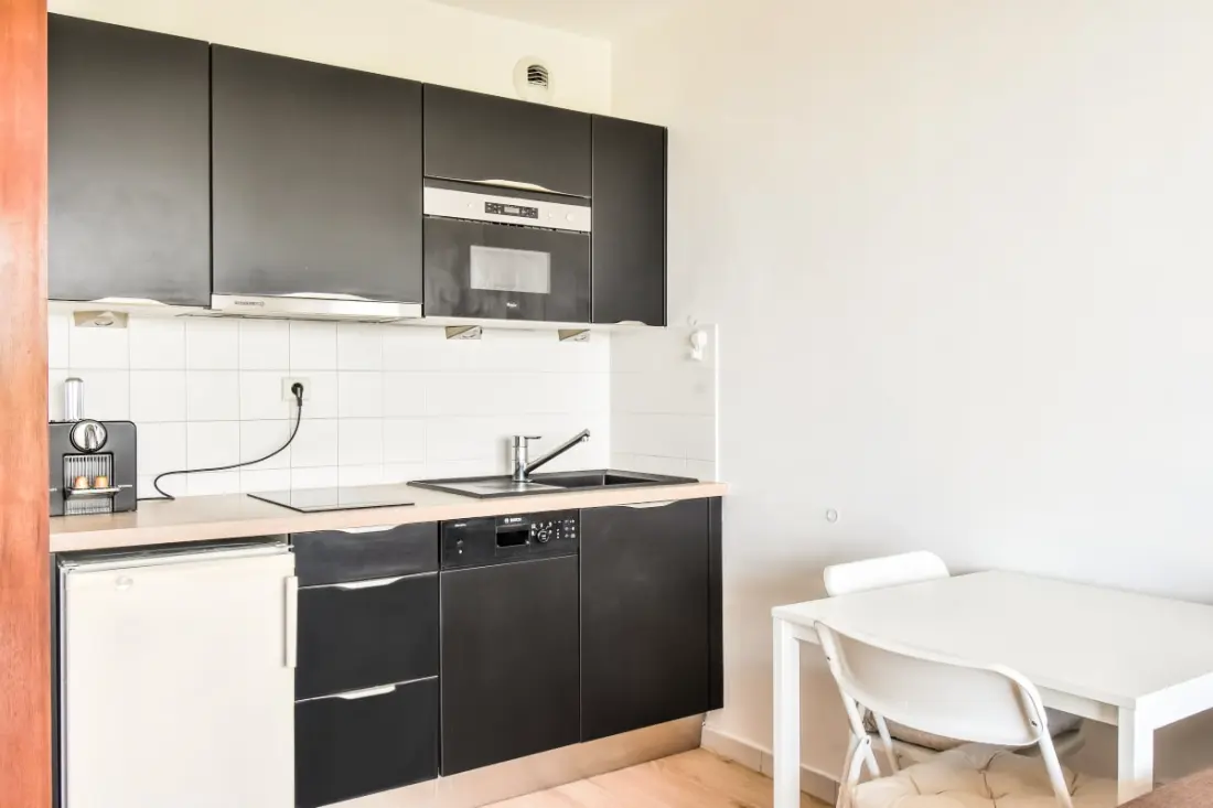 Appartement Avec Terrasse Et Garage à St-laurent
