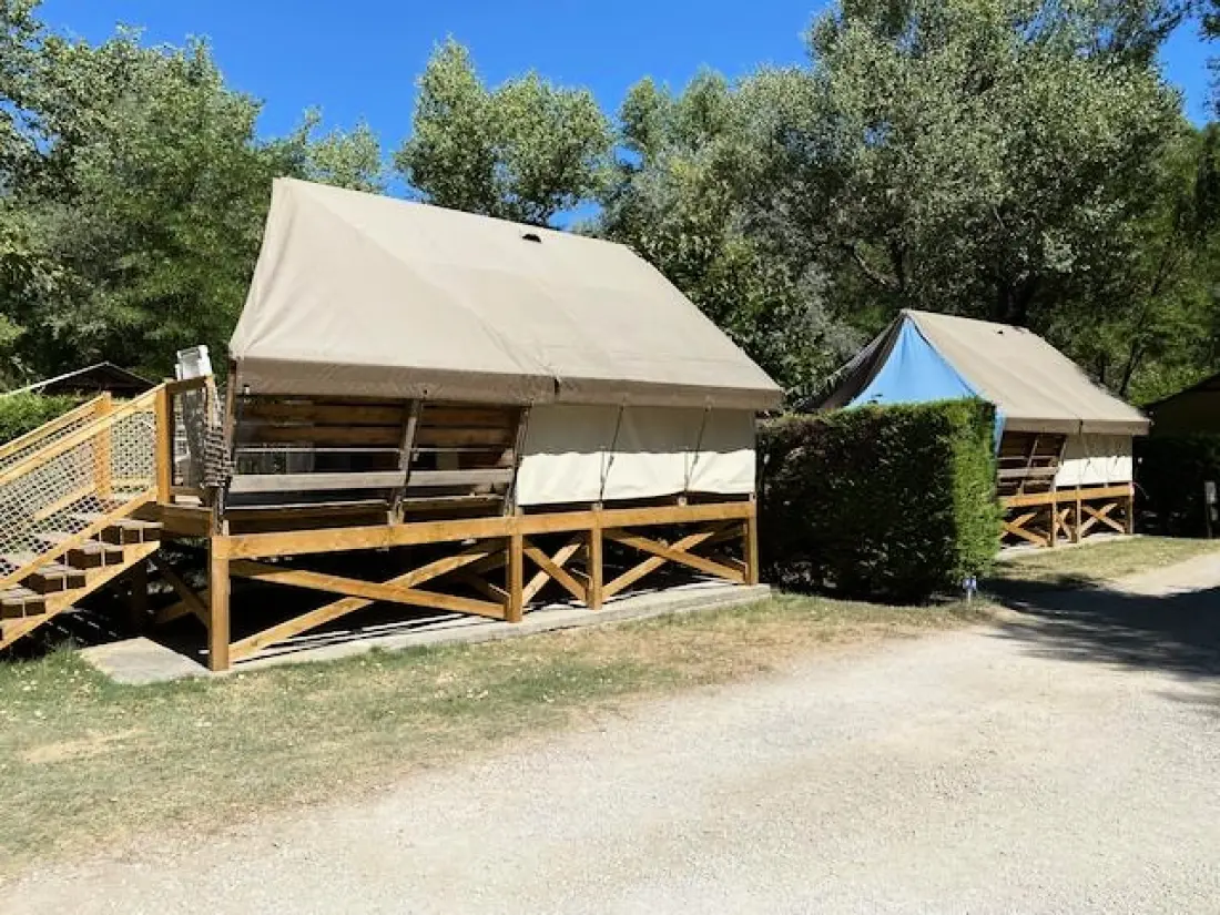Flower Camping La Rivière 3 étoiles★★★