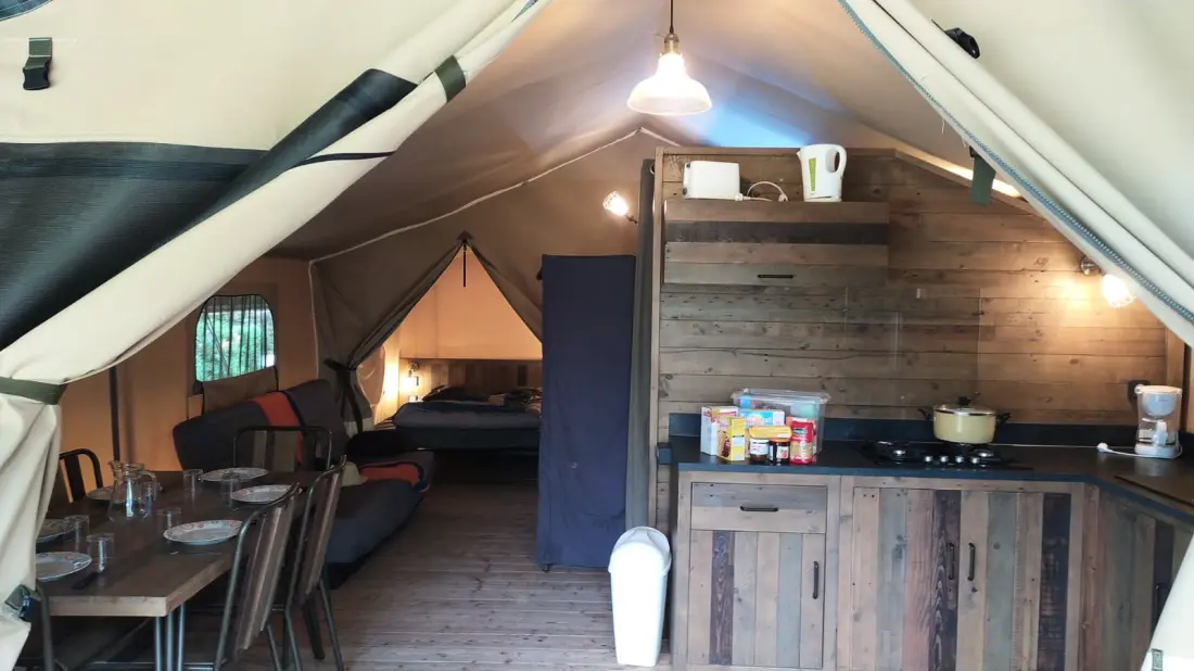 Flower Camping La Rivière 3 étoiles★★★