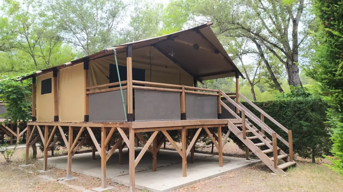 Flower Camping La Rivière 3 étoiles★★★