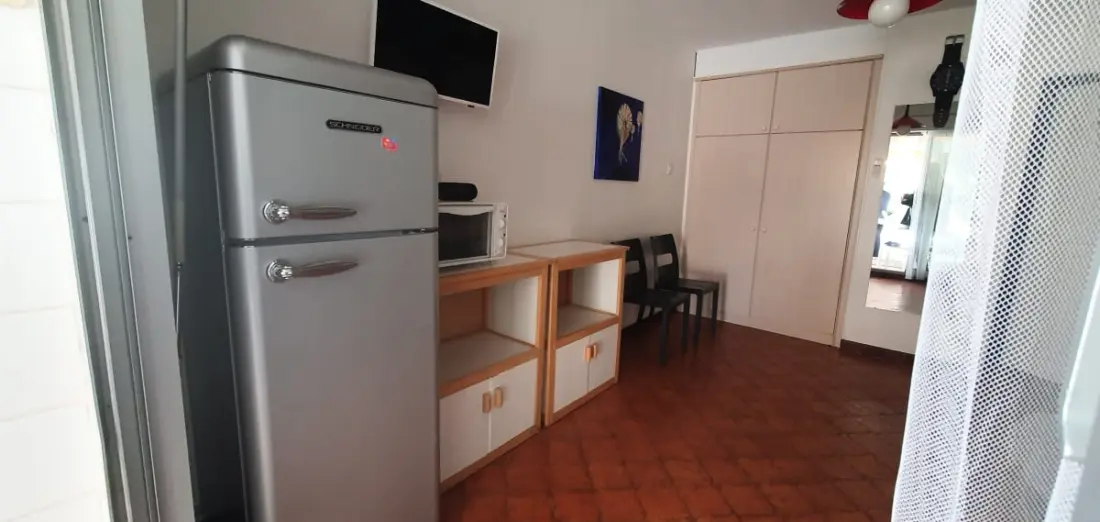 Beau Studio Avec Terrasse Proche De La Mer