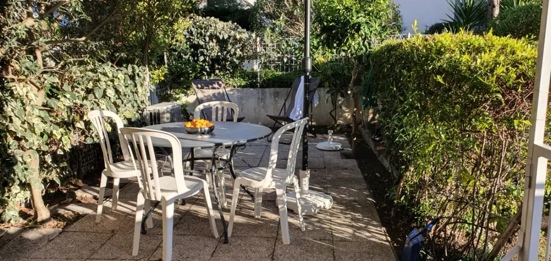 Beau Studio Avec Terrasse Proche De La Mer