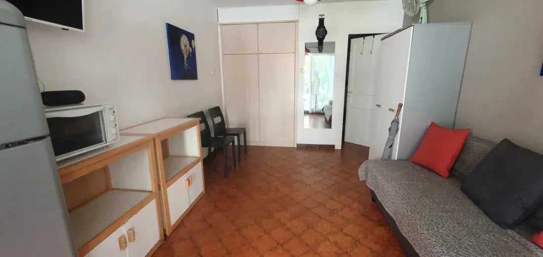 Beau Studio Avec Terrasse Proche De La Mer