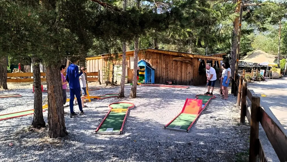 Camping-Caravaneige l'Iscle de Prelles 3 étoiles★★★