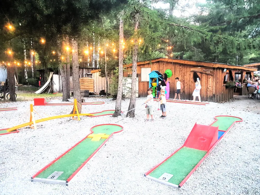 Camping-Caravaneige l'Iscle de Prelles 3 étoiles★★★