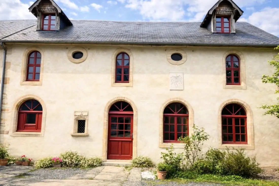 Séjournez  Au Manoir  De Damigny En Normandie