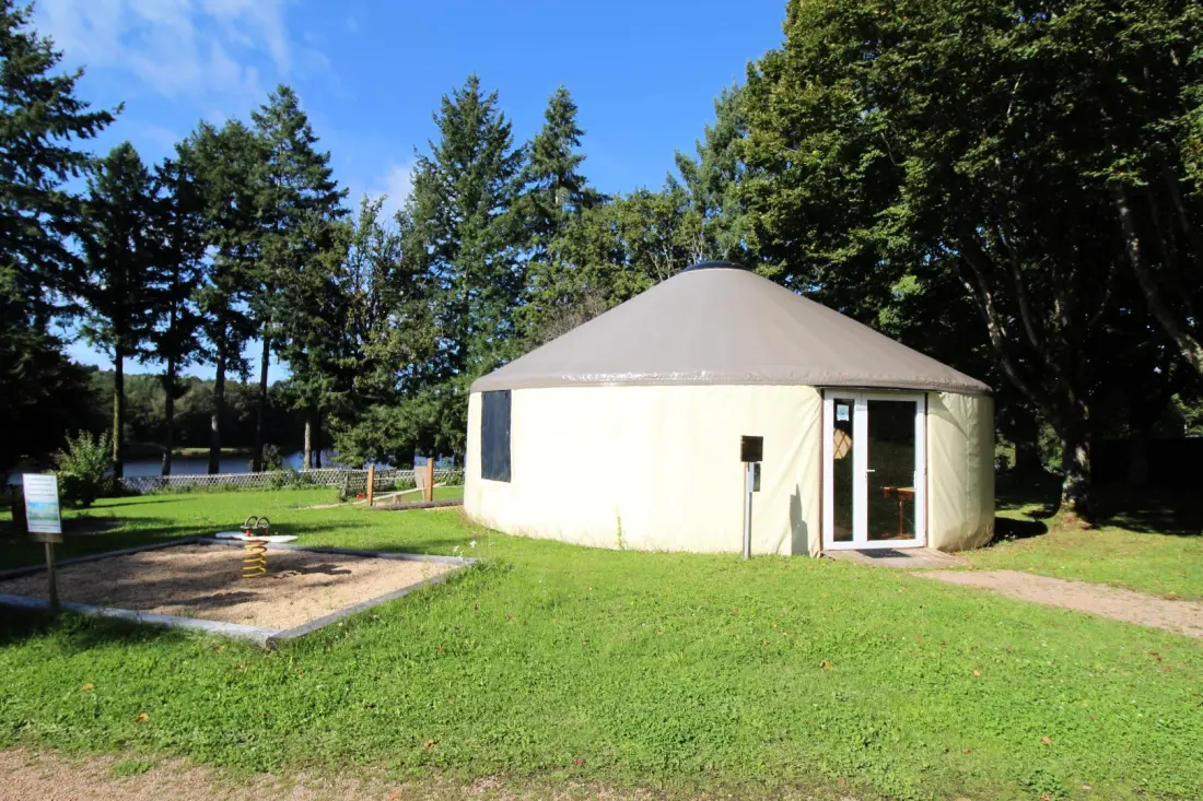 Gîte de France Les yourtes de saint mathieu n°2