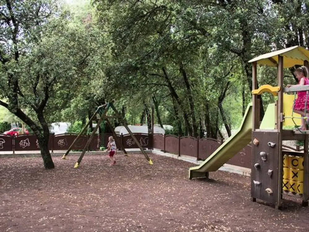 Camping Le Sous Bois  4 étoiles★★★★