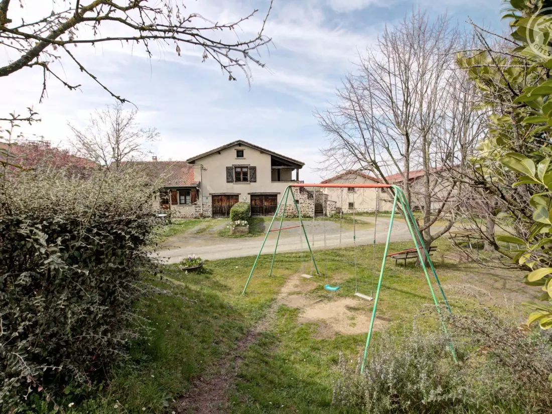Maison de Vacances SAINT-MEDARD-EN-FOREZ