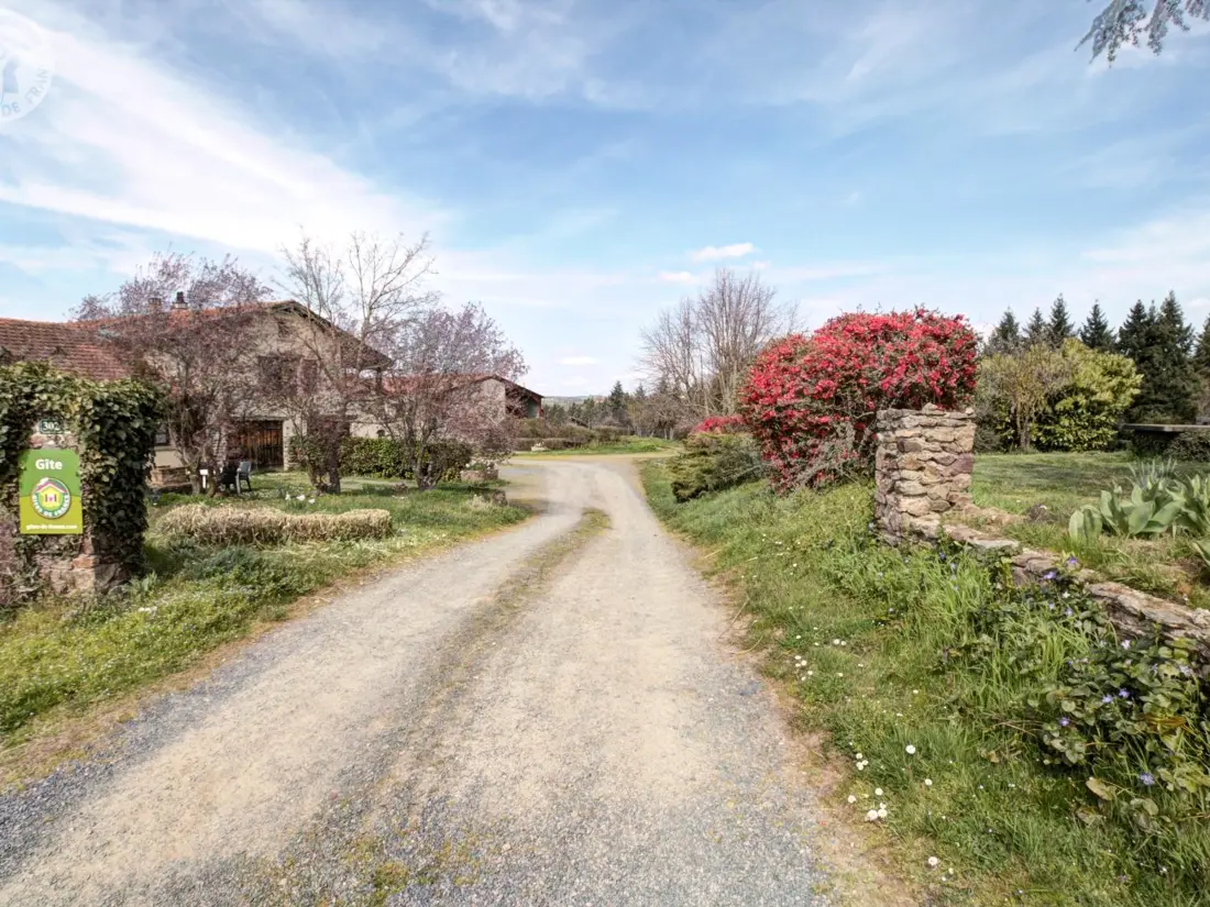 Maison de Vacances SAINT-MEDARD-EN-FOREZ