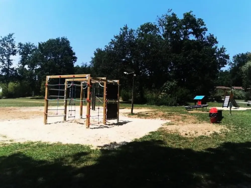 Camping Les Pins Du Soleil 4 étoiles★★★★
