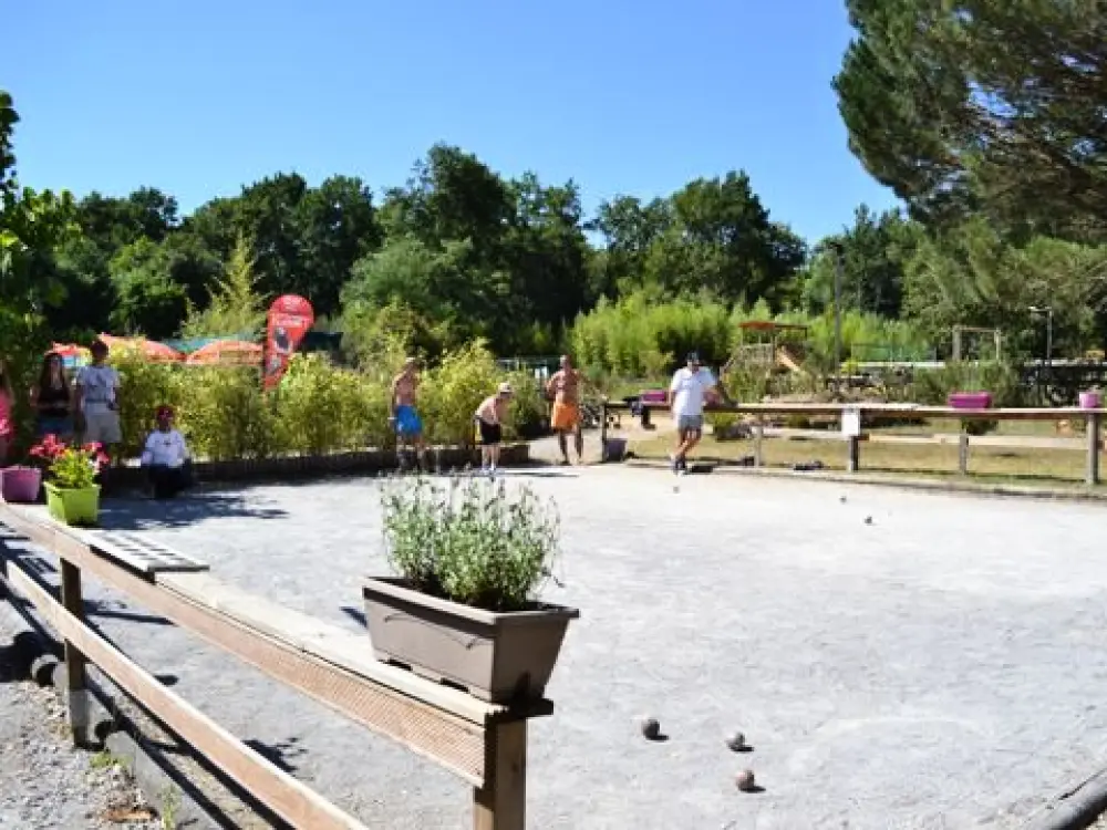 Camping Les Pins Du Soleil 4 étoiles★★★★