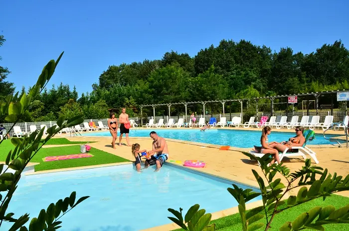 Camping Les Pins du Soleil4 étoiles★★★★