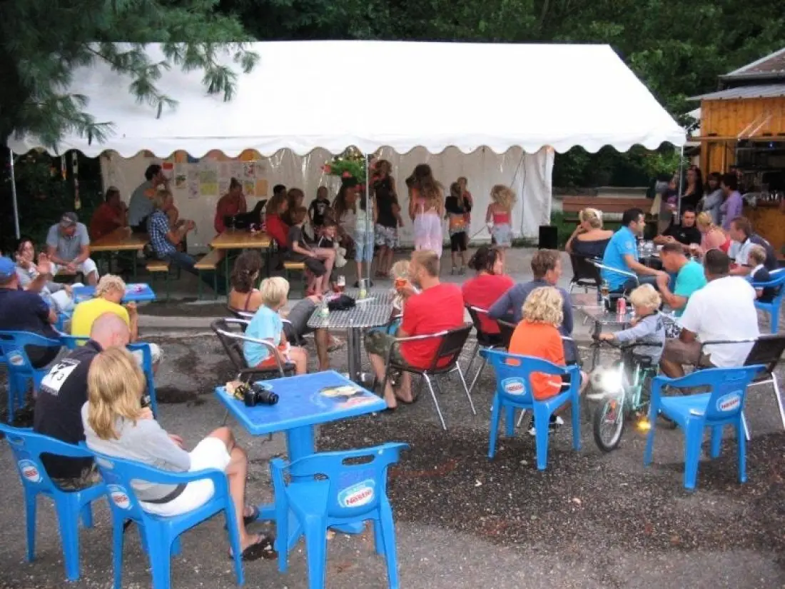 Camping du Lac de Carouge 3 étoiles★★★