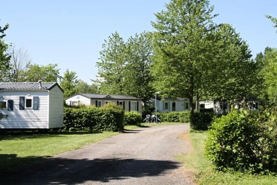 Camping du Lac de Carouge 3 étoiles★★★