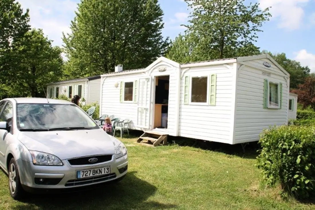 Camping du Lac de Carouge 3 étoiles★★★