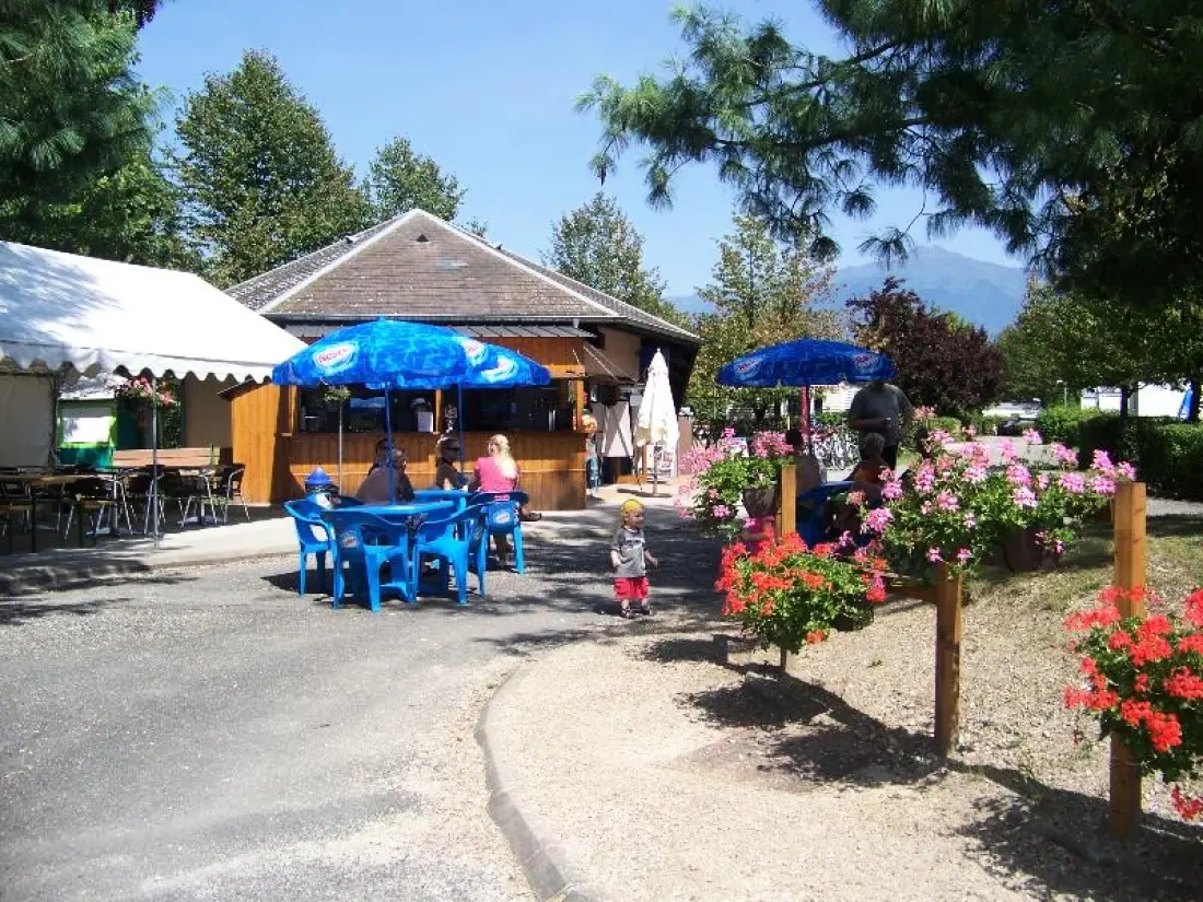 Camping du Lac de Carouge 3 étoiles★★★