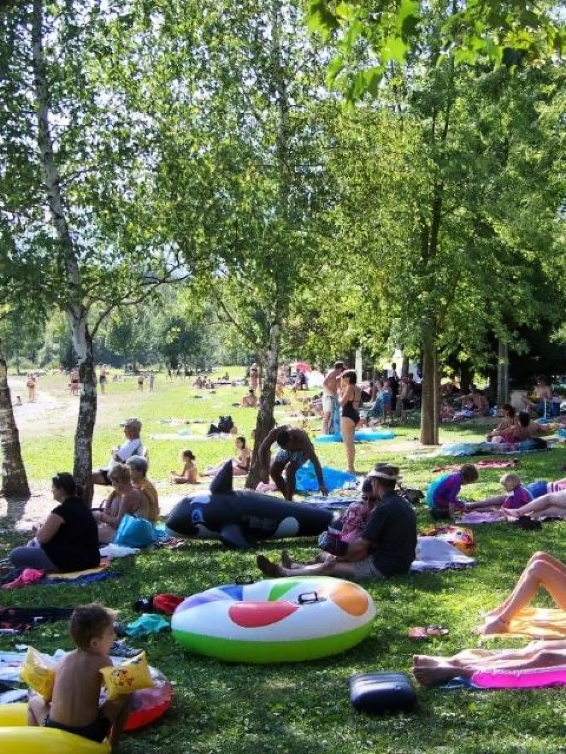 Camping du Lac de Carouge 3 étoiles★★★