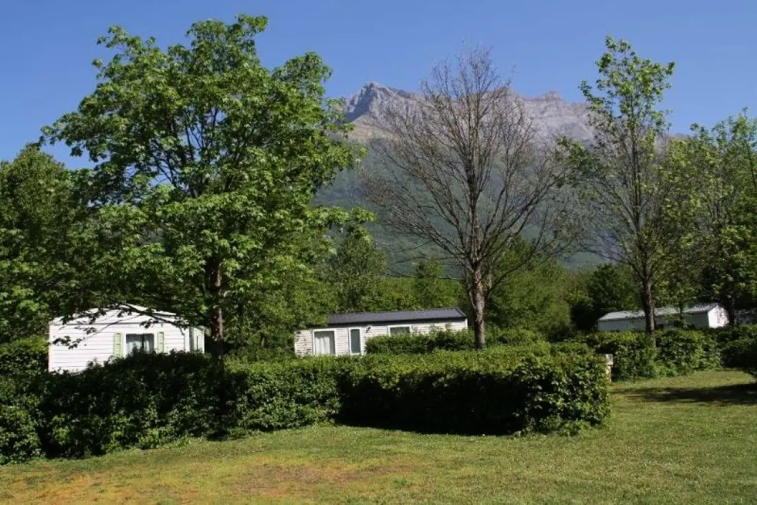 Camping du Lac de Carouge 3 étoiles★★★