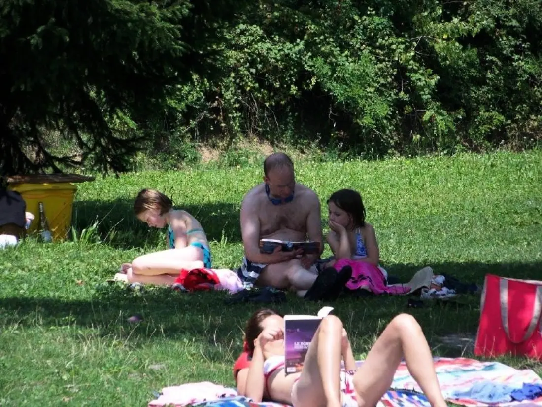 Camping du Lac de Carouge 3 étoiles★★★