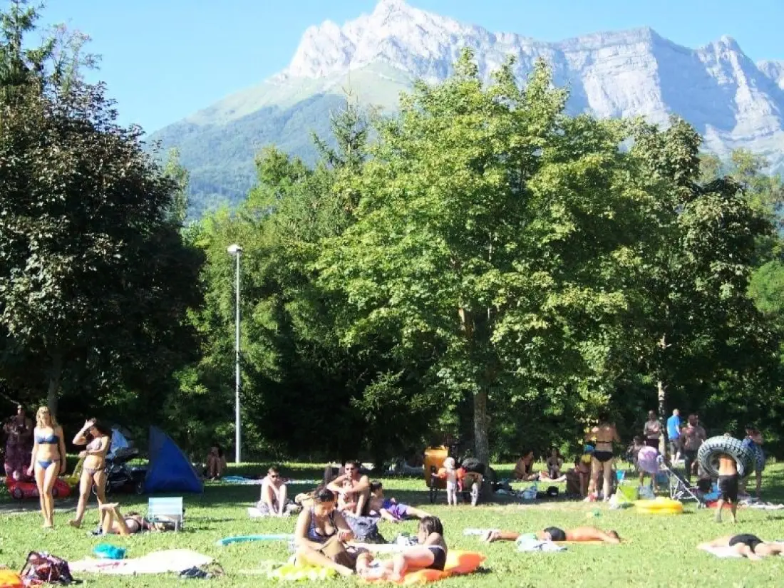Camping du Lac de Carouge 3 étoiles★★★