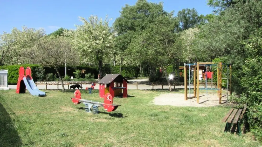 Flower Camping Le Plan d'Eau - Ardèche 4 étoiles★★★★