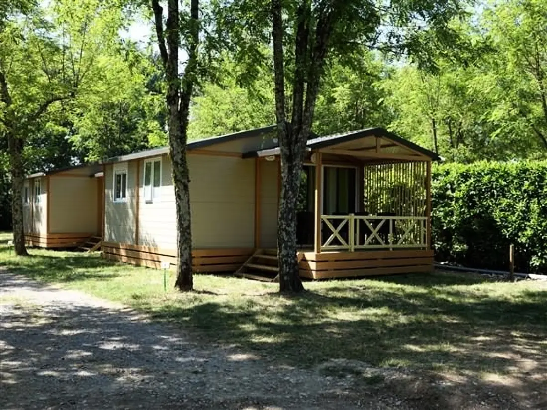 Flower Camping Le Plan d'Eau - Ardèche 4 étoiles★★★★