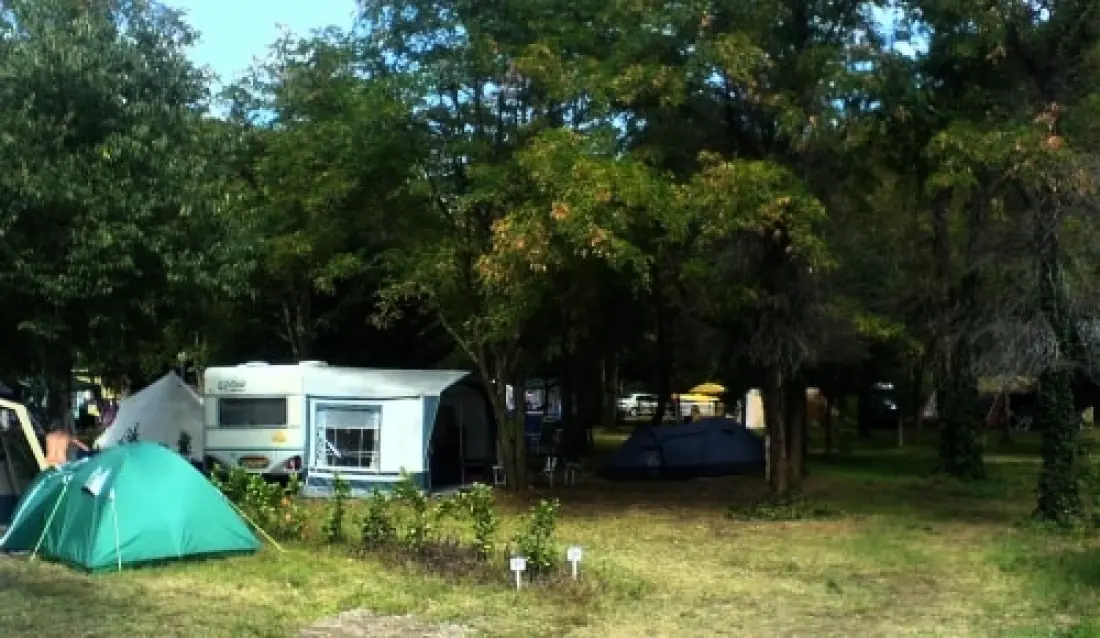 Flower Camping Le Plan d'Eau - Ardèche 4 étoiles★★★★