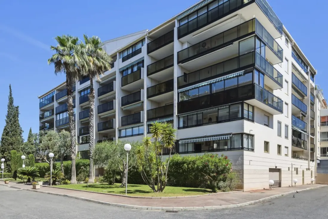 Appartement 125 M² Proche Plage, Piscine &amp; Parking