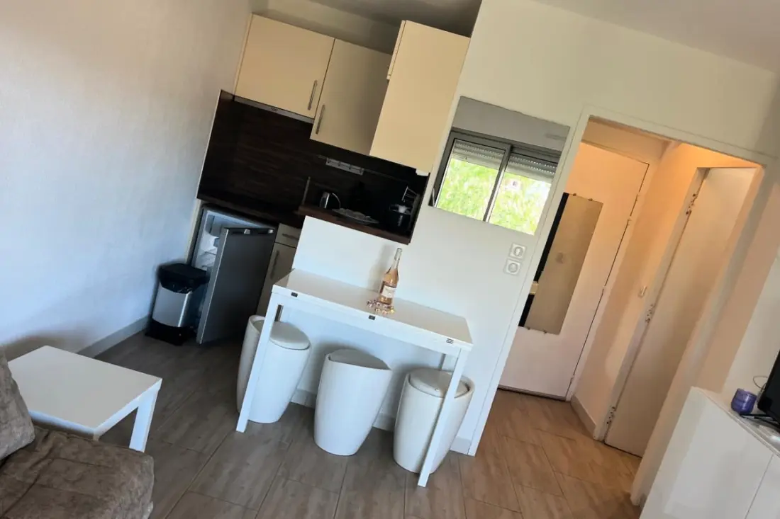 Appartement 1 Chambre Avec Balcon Proche La Plage