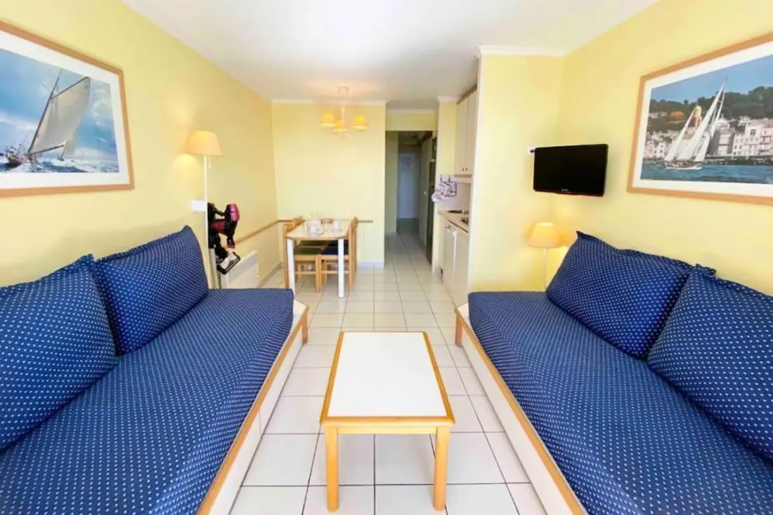 Appartement 2p Avec Piscine Proche De La Mer
