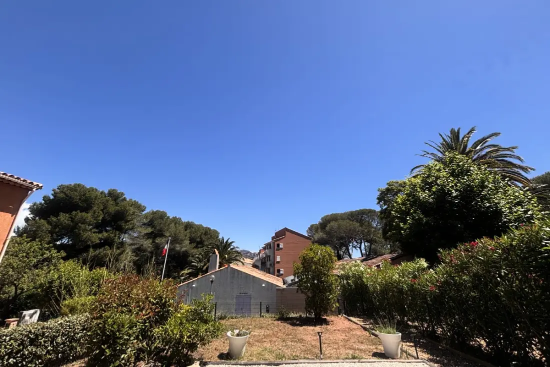 Appartement Avec Jardin à Saint-raphaël