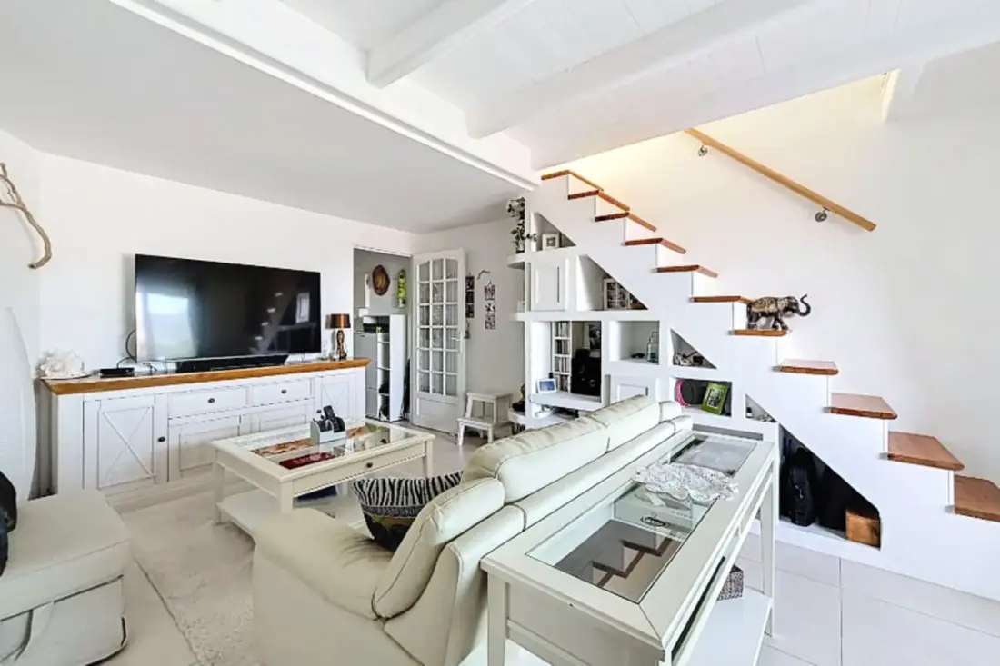 Appartement Avec Terrasse Vue Mer à Saint-raphaël