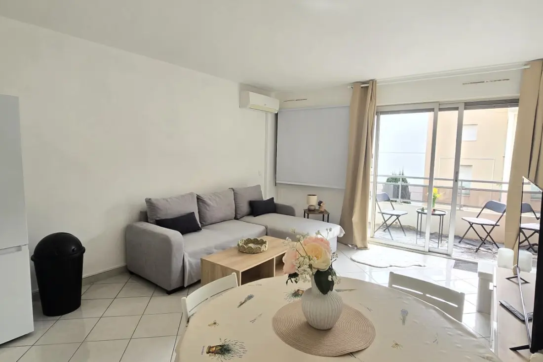 Appartement Climatisé Avec Balcon à Saint-raphaël