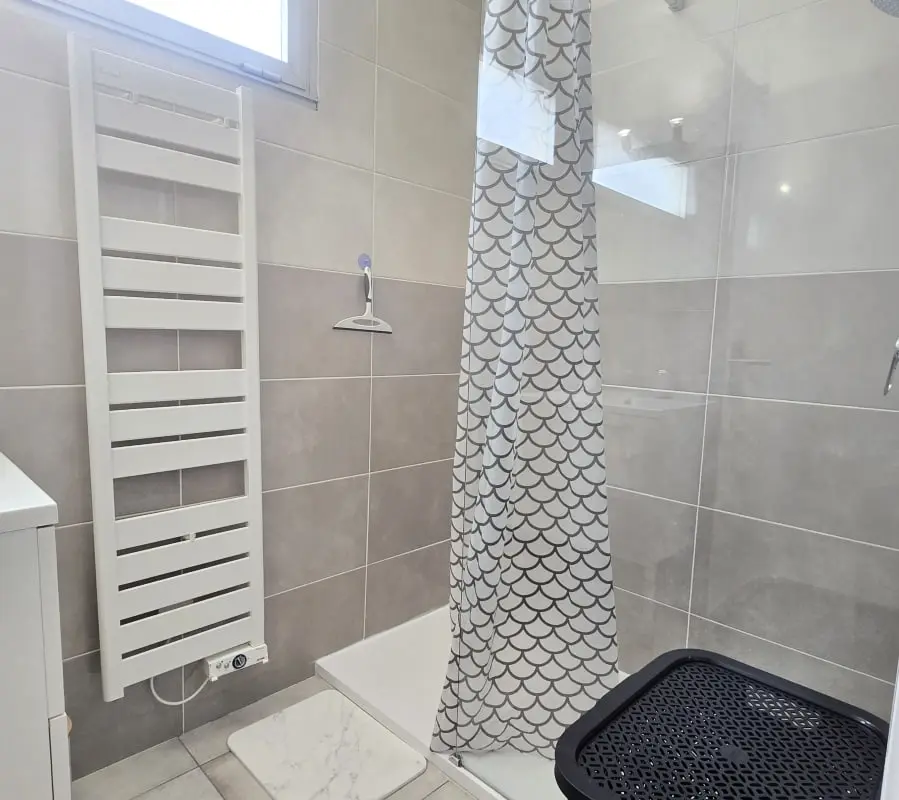 Appartement Climatisé Avec Balcon à Saint-raphaël