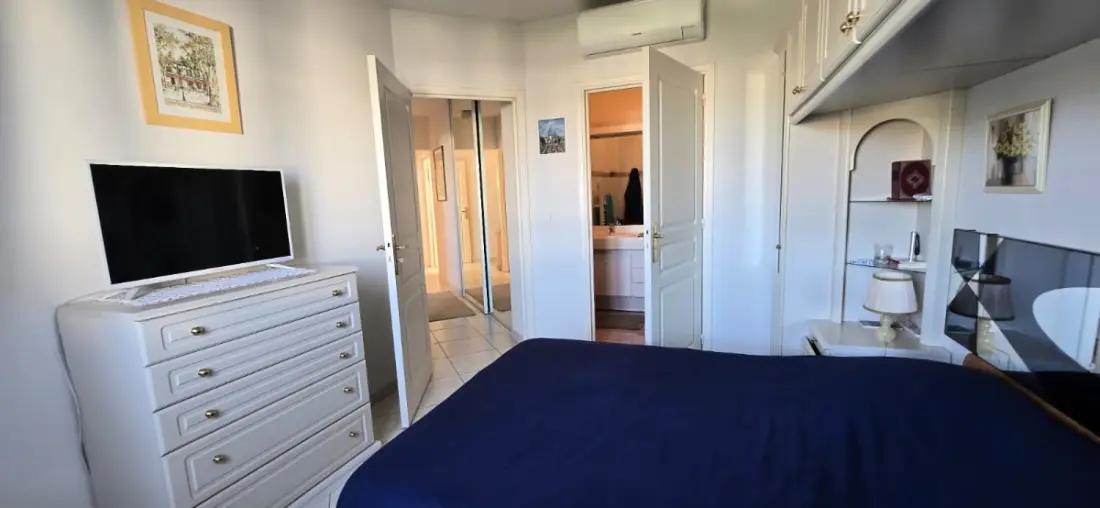 Appartement Lumineux Avec Terrasse à Saint-raphaël