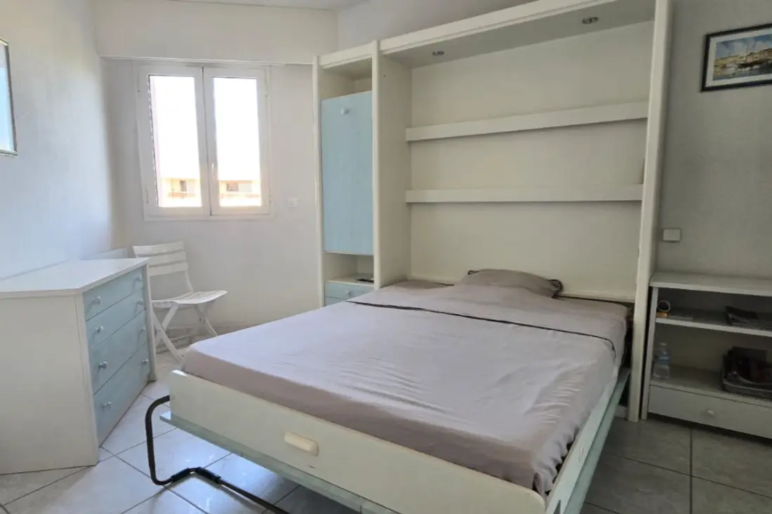 Appartement Lumineux Avec Terrasse à Saint-raphaël