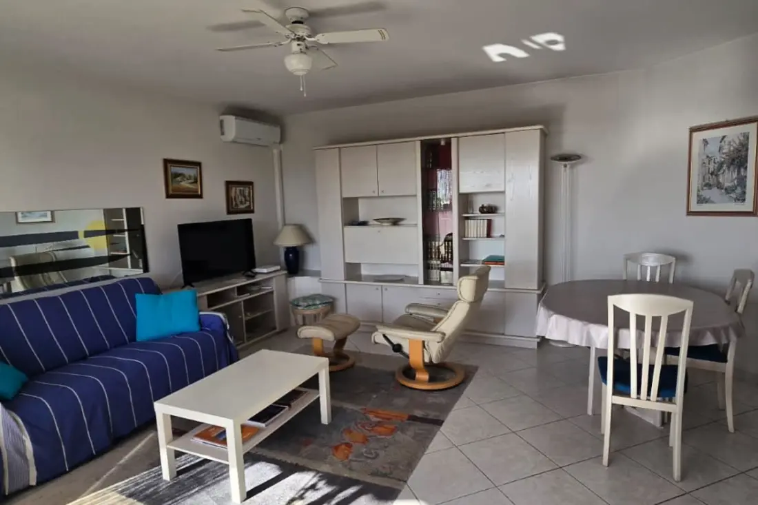 Appartement Lumineux Avec Terrasse à Saint-raphaël
