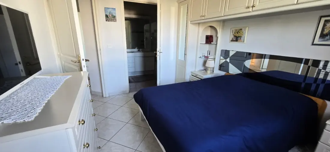 Appartement Lumineux Avec Terrasse à Saint-raphaël