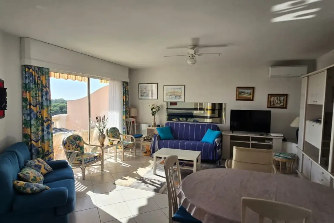 Appartement Lumineux Avec Terrasse à Saint-raphaël