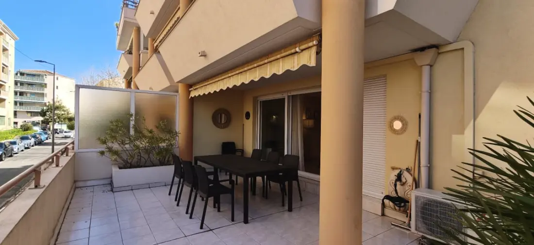 Grand Appartement Terrasse 35m² Proche Plage