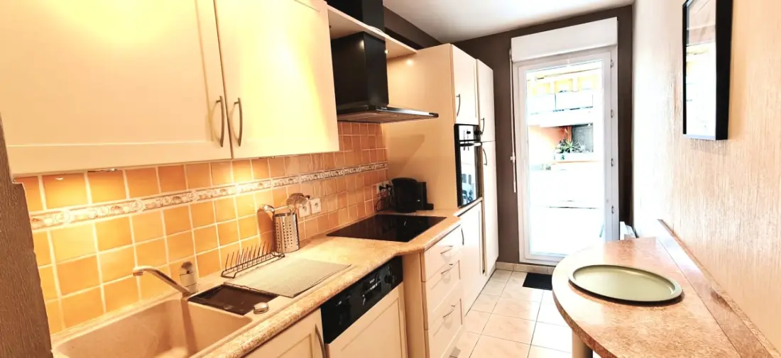 Grand Appartement Terrasse 35m² Proche Plage