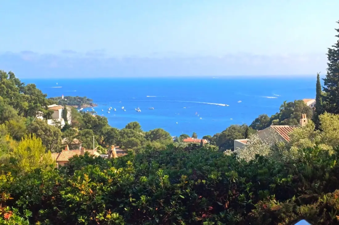 Villa Familiale Dans Un Domaine Arboré Proche Mer